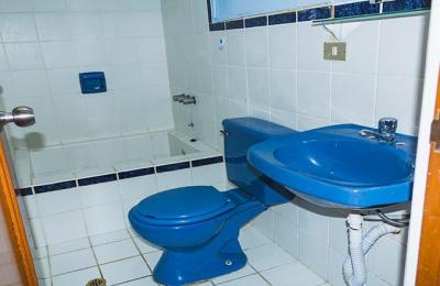 VENTA DE CASA EN LAS ACACIAS - URB. SANTA VICTORIA